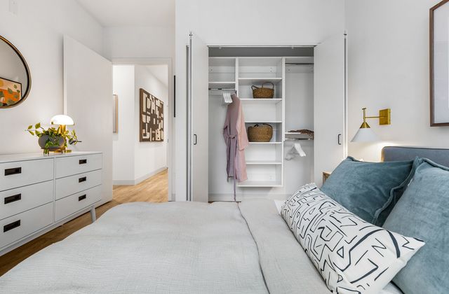 218 E Grand Avenue 813, Chicago, IL 60611