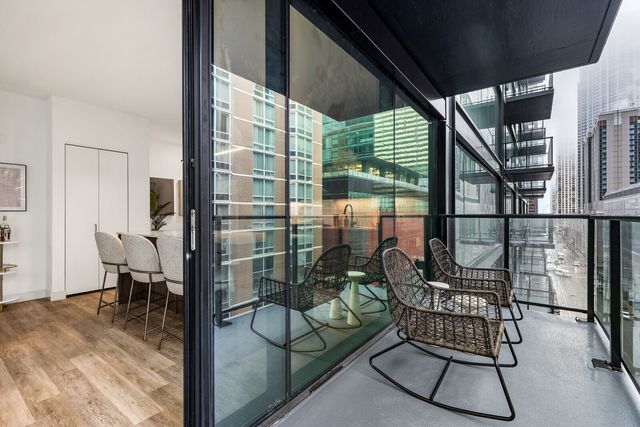 218 E Grand Avenue 813, Chicago, IL 60611