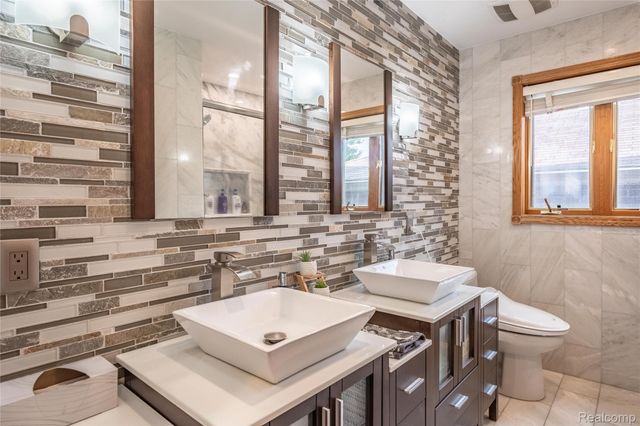 22501 Maple Street, St. Clair Shores, MI 48081