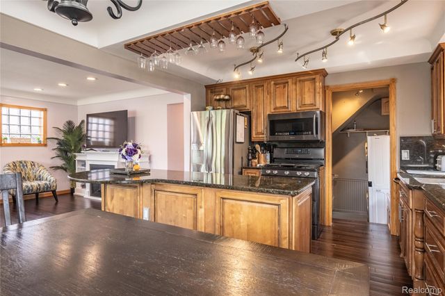 22501 Maple Street, St. Clair Shores, MI 48081