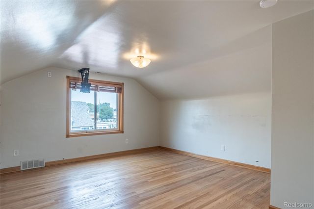 22501 Maple Street, St. Clair Shores, MI 48081