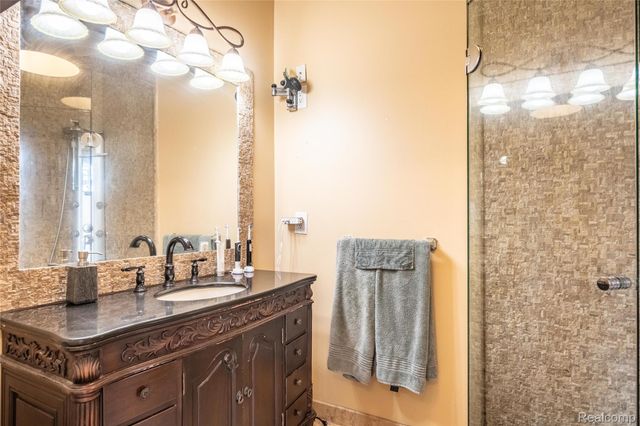 22501 Maple Street, St. Clair Shores, MI 48081