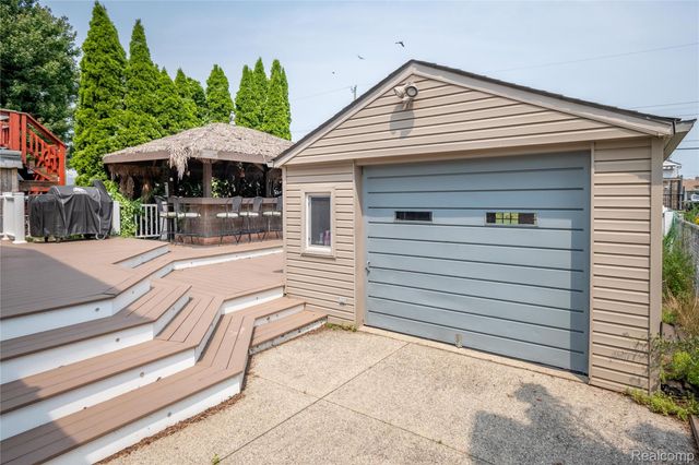 22501 Maple Street, St. Clair Shores, MI 48081