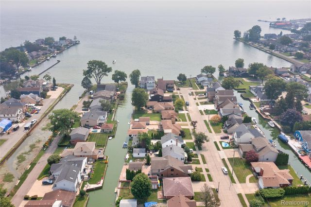 22501 Maple Street, St. Clair Shores, MI 48081