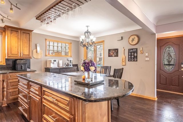 22501 Maple Street, St. Clair Shores, MI 48081