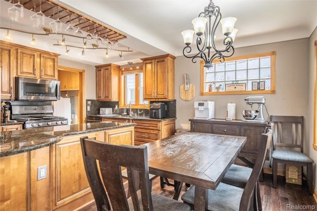 22501 Maple Street, St. Clair Shores, MI 48081