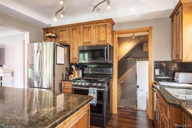 22501 Maple Street, St. Clair Shores, MI 48081