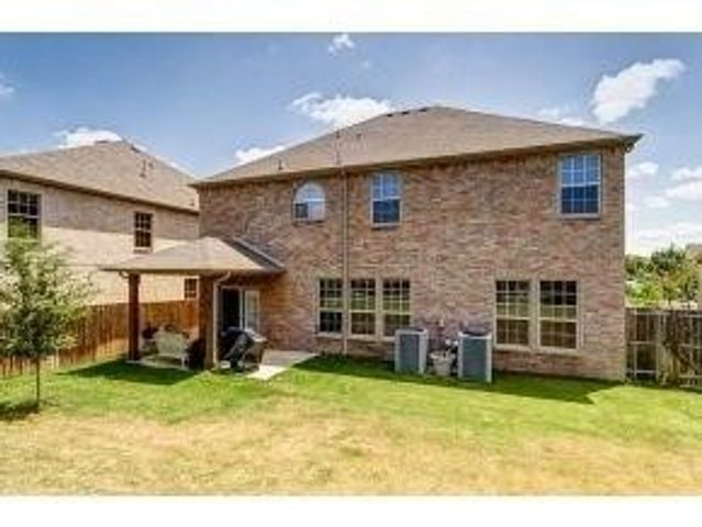 305 Moonlight Drive, Euless, TX 76039