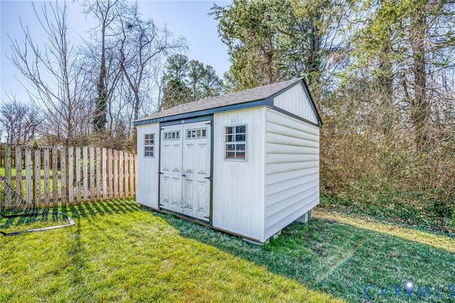 8149 Lyman Ct, Hanover, VA 23116