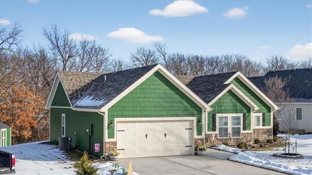 2080 Riverstone Drive, Excelsior Springs, MO 64024