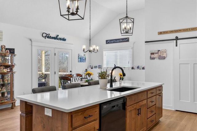 2080 Riverstone Drive, Excelsior Springs, MO 64024