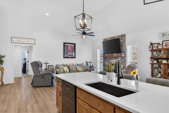 2080 Riverstone Drive, Excelsior Springs, MO 64024