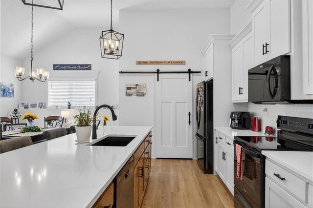 2080 Riverstone Drive, Excelsior Springs, MO 64024