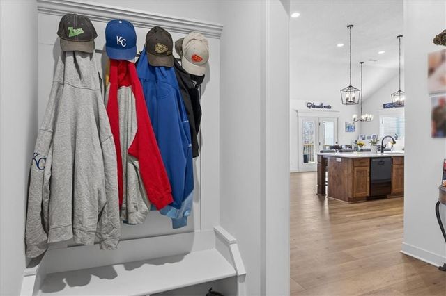 2080 Riverstone Drive, Excelsior Springs, MO 64024