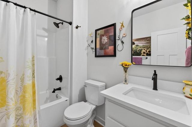 2080 Riverstone Drive, Excelsior Springs, MO 64024