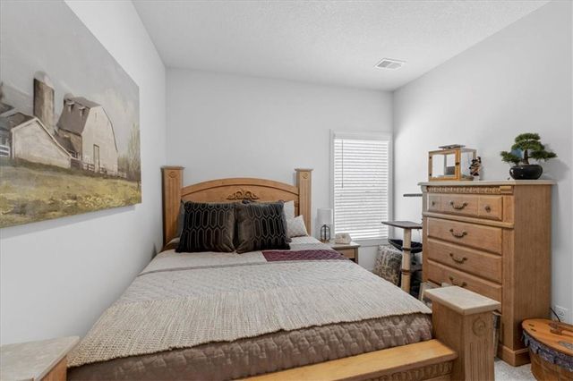 2080 Riverstone Drive, Excelsior Springs, MO 64024