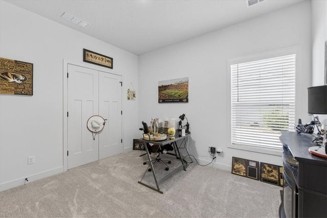 2080 Riverstone Drive, Excelsior Springs, MO 64024