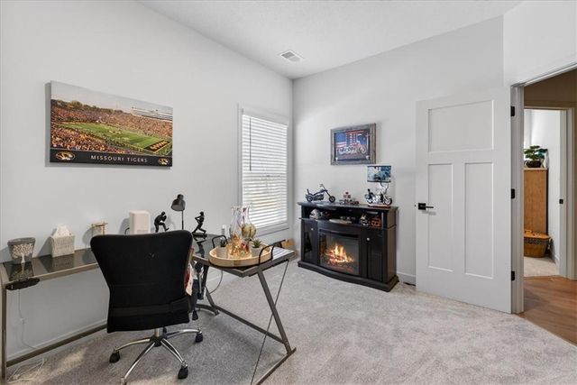 2080 Riverstone Drive, Excelsior Springs, MO 64024