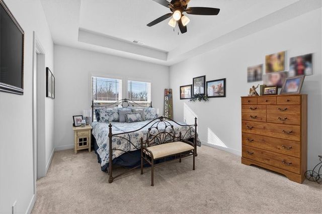 2080 Riverstone Drive, Excelsior Springs, MO 64024