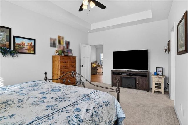 2080 Riverstone Drive, Excelsior Springs, MO 64024