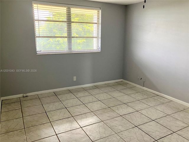 2801 NW 47th Terrace 403B, Lauderdale Lakes, FL 33313