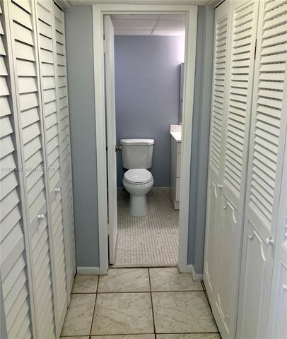 2801 NW 47th Terrace 403B, Lauderdale Lakes, FL 33313