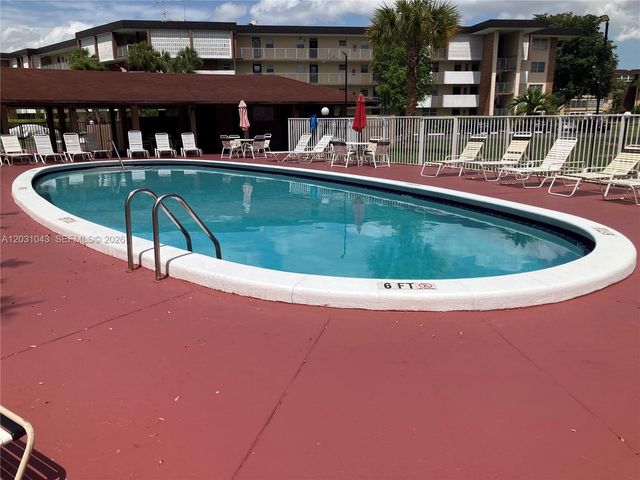 2801 NW 47th Terrace 403B, Lauderdale Lakes, FL 33313