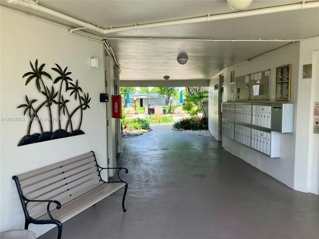 2801 NW 47th Terrace 403B, Lauderdale Lakes, FL 33313