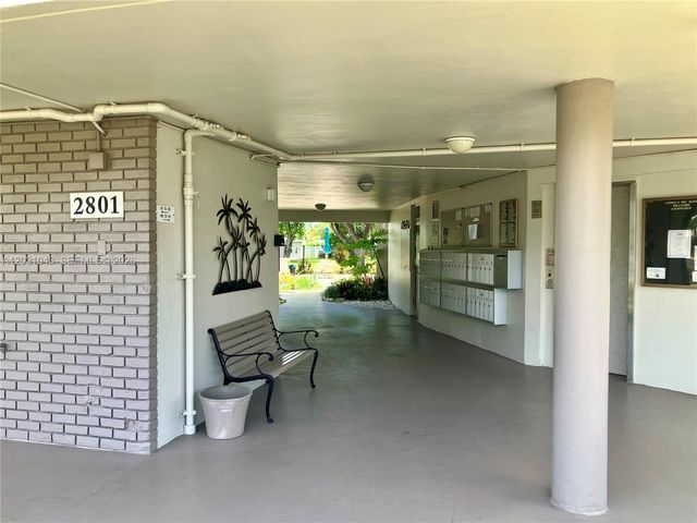 2801 NW 47th Terrace 403B, Lauderdale Lakes, FL 33313