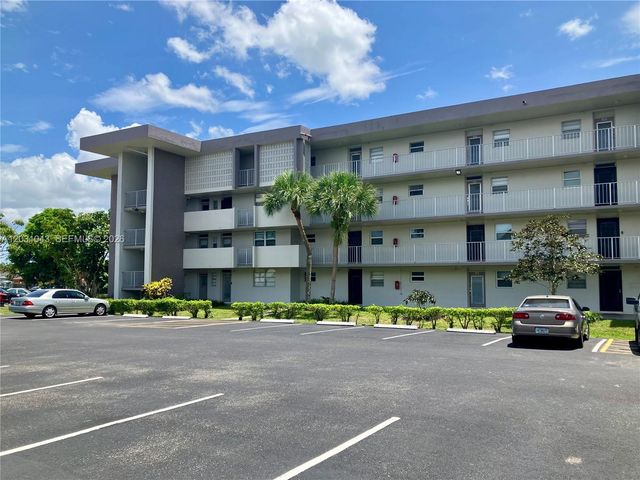 2801 NW 47th Terrace 403B, Lauderdale Lakes, FL 33313