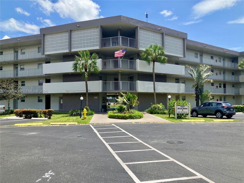 2801 NW 47th Terrace 403B, Lauderdale Lakes, FL 33313