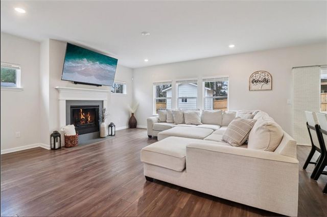 4031 Dean Grove Way, Loganville, GA 30052