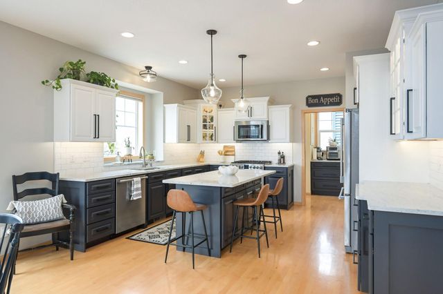 11254 Dogwood Road, Woodbury, MN 55129