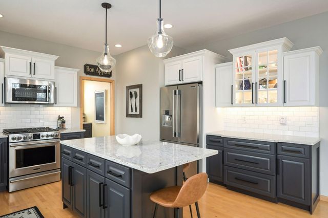 11254 Dogwood Road, Woodbury, MN 55129