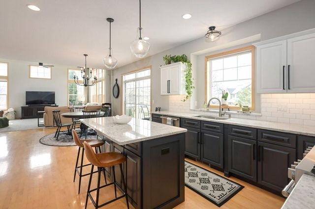 11254 Dogwood Road, Woodbury, MN 55129