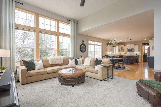 11254 Dogwood Road, Woodbury, MN 55129