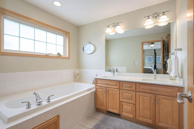 11254 Dogwood Road, Woodbury, MN 55129