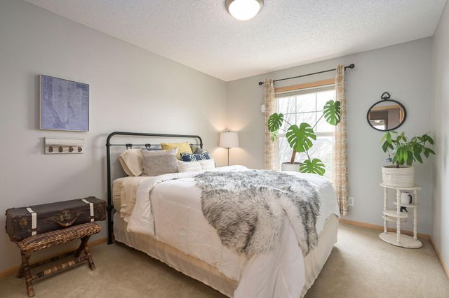 11254 Dogwood Road, Woodbury, MN 55129