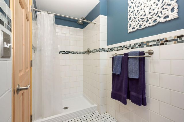 11254 Dogwood Road, Woodbury, MN 55129