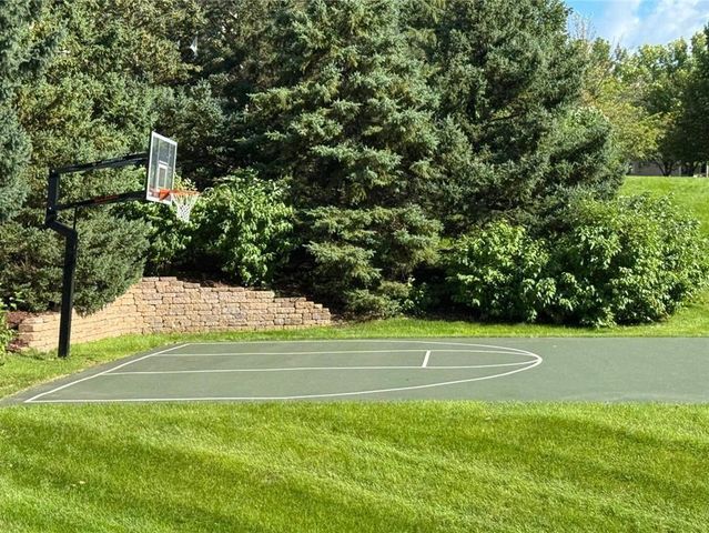 11254 Dogwood Road, Woodbury, MN 55129