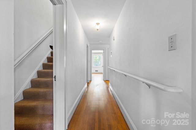 1520 21st Avenue NE, Hickory, NC 28601