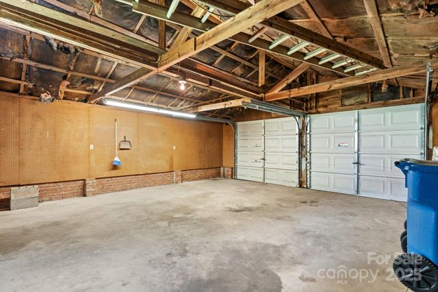 1520 21st Avenue NE, Hickory, NC 28601