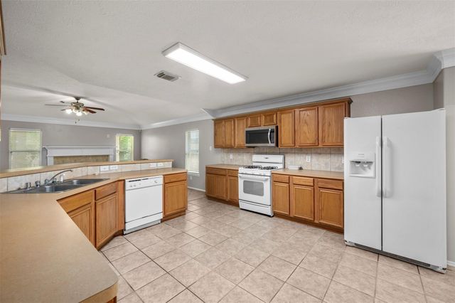 8014 Blackcherry Lane, Baytown, TX 77523