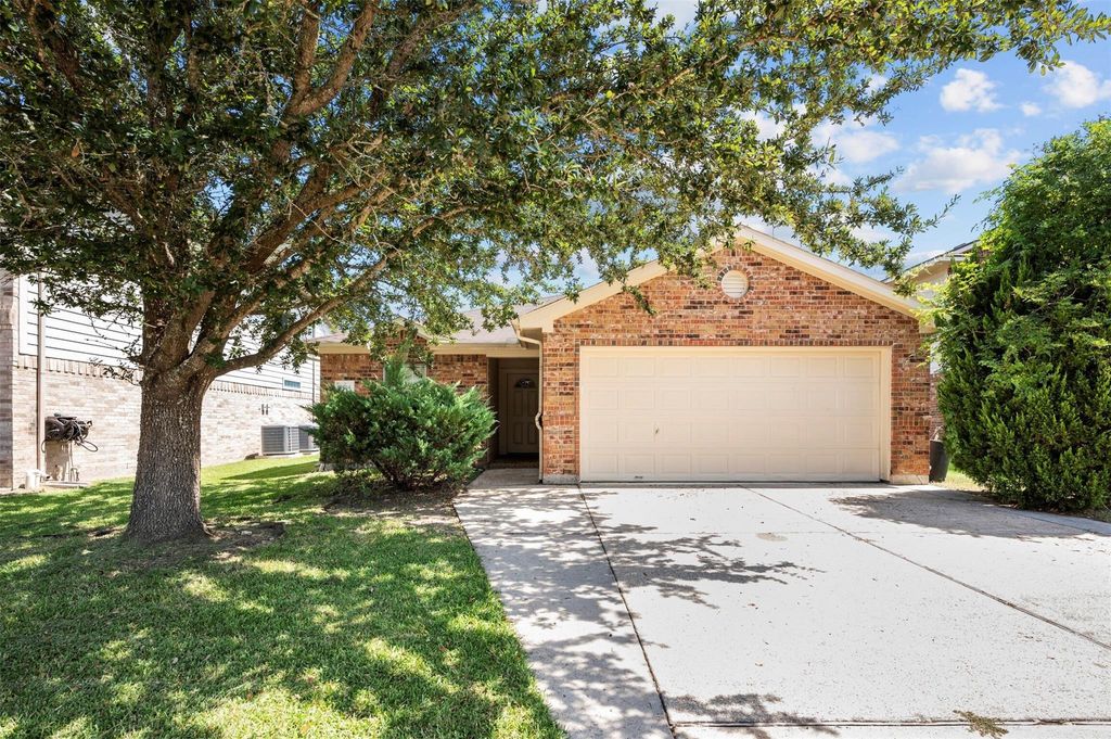 8014 Blackcherry Lane, Baytown, TX 77523