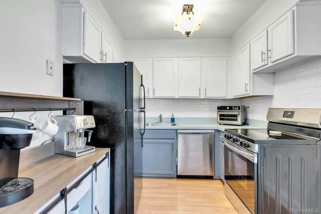 40 4 Street W 67, Patchogue, NY 11772