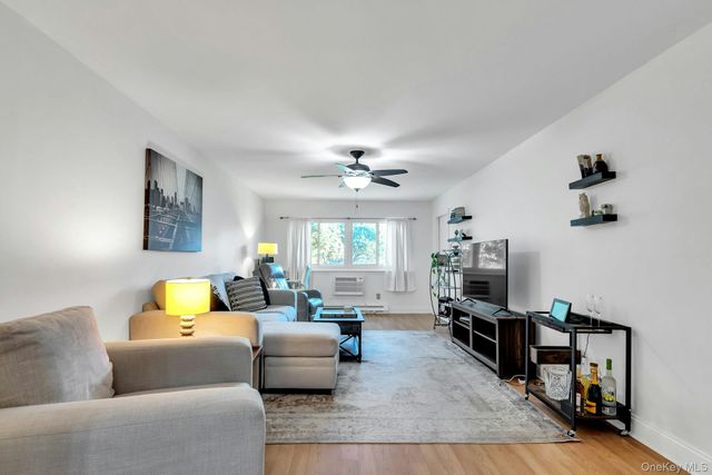 40 4 Street W 67, Patchogue, NY 11772