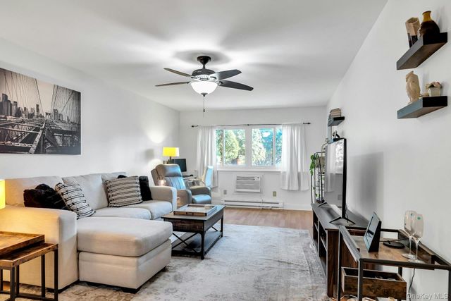 40 4 Street W 67, Patchogue, NY 11772