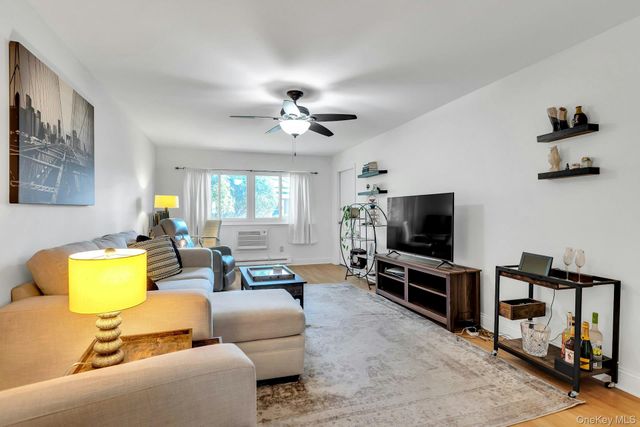 40 4 Street W 67, Patchogue, NY 11772