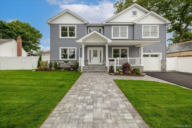 345 Christopher Street, Oceanside, NY 11572