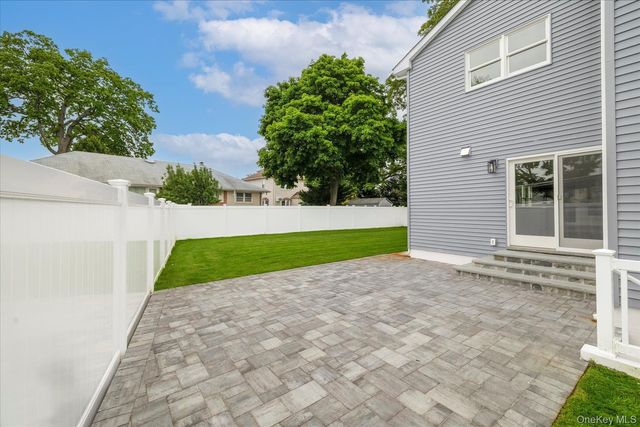 345 Christopher Street, Oceanside, NY 11572